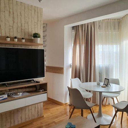Andjelka A26 Apartment Veliko Gradiste Bagian luar foto
