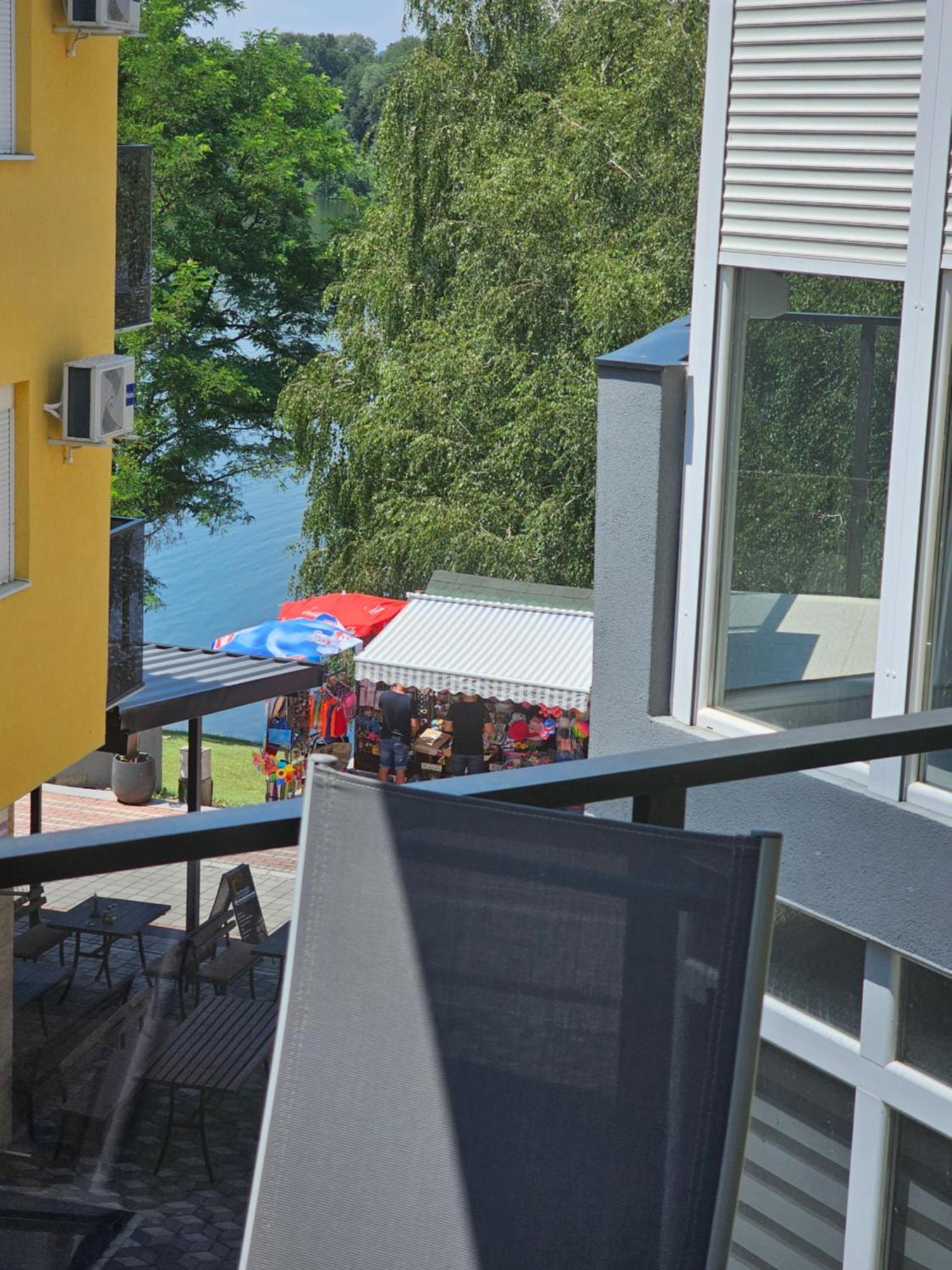 Andjelka A26 Apartment Veliko Gradiste Bagian luar foto